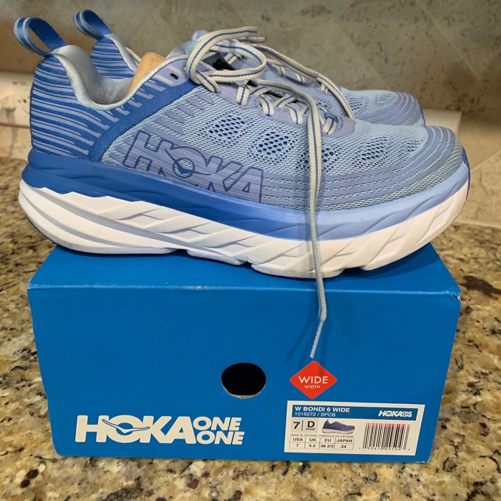 Women’s Hoka One One, size 7 Wide, Bondi 6 model